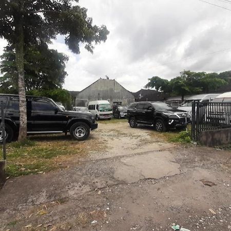 ホテル Oyo 90714 Umah Pande Tabanan Near Tanah Lot エクステリア 写真